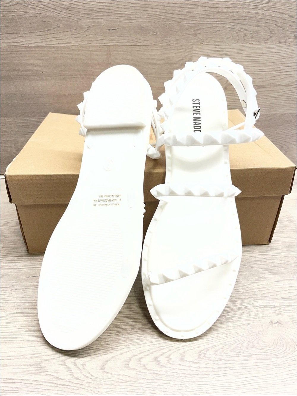 Steve Madden White Pyramid-Stud Flat Sandals #828